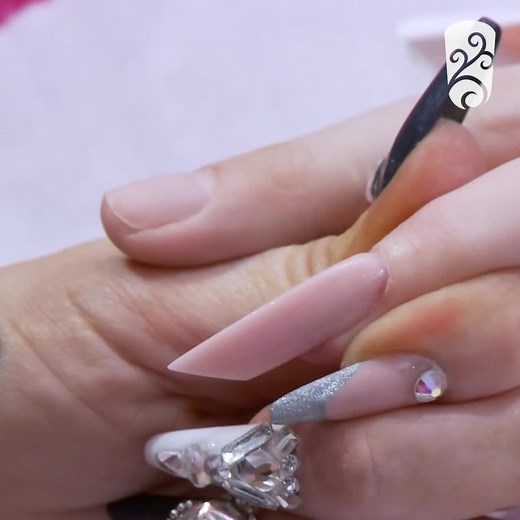 526K views · 2.4K reactions |  How to Sculpt an Edge Acrylic Nail!  | Naio Nails UK | Facebook