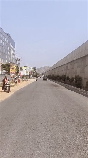 Lakhi Dutta on Instagram: "Haa yaar pata hai 😂 #funny #reels #travel #trending"