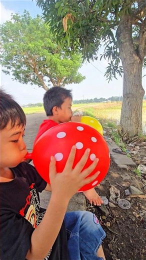 Baim blows up a big balloon #trendingshorts