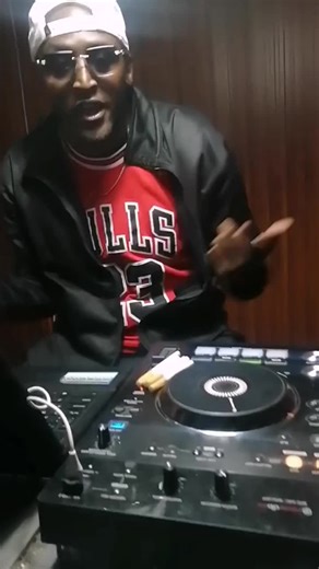 Haven't had a session like this in while. Rhymes & Beats with Given Bolivar, Zola Tanga, MrAlive Psjc Premier, Miki Jola, Jackson Carlos and more!