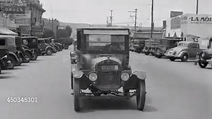 50K views · 1.2K reactions | Paseando en las calles de #Tijuana entre 1920 y 1930. Video por Enrique García Sánchez. #TijuanaRetro. | Tijuana Local | Facebook