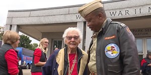 WWII veteran takes trip of a lifetime with female Honor Flight