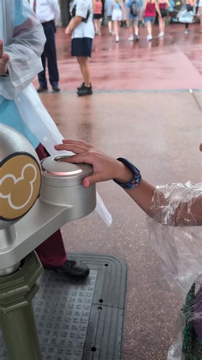 No magic quite like Disney magic 🥹 #disney #disneyworld #disneyworld2025 #magickingdom #happilyeverafter #mk #wdw