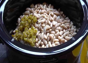 Slow Cooker White Chicken Chili Recipe