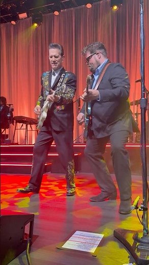 Chris Isaak Guitar Playing Live #concert #chrisisaak