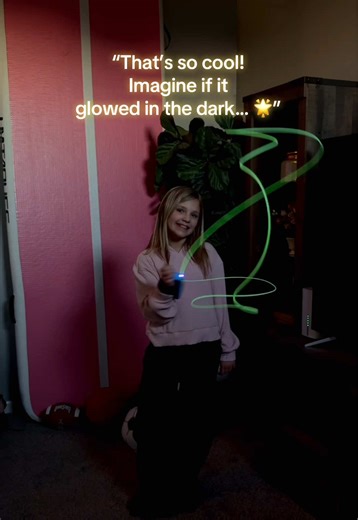 It already launches a flying loop of string like a real webshooter… but you know what makes ZipString Aracna even cooler? It. Glows. In. The. Dark. 🌙✨ Launch it. Fly it. Retract it. And do it all with a glowing string that lights up your superhero era. #webshooter #superhero #glowinthedark #sharktank #tricks