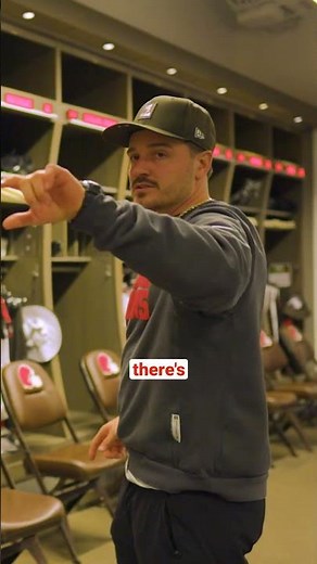 Jack Stoll sees his locker for the FIRST TIME!