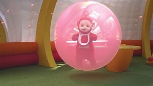 Teletubbies: Season 1 Episode 4 Bubbles // Musical Box