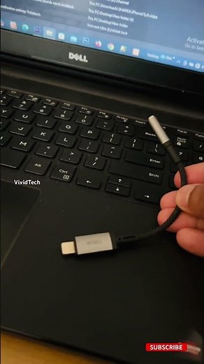 Iphone lightning port to headphone jack converter | VividTech