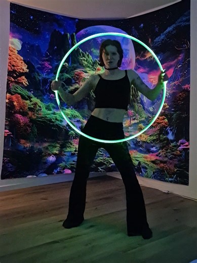 it's tricky 😝 #dance #hulahoop #goodvibes #hoopdance #hobby #skills