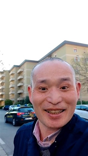 Ho registrato le auto di passaggio dei amici speciali. Ho cantato " Sal Da Vinci" (per sempre sì).