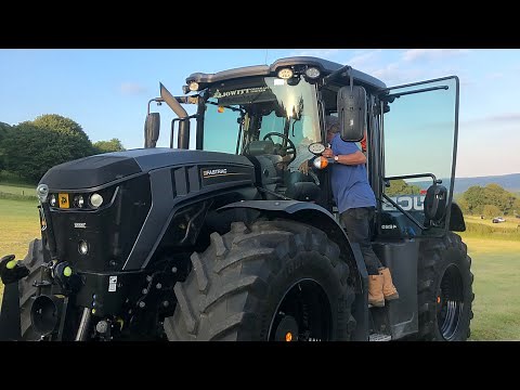 OLD VERSUS NEW - HAYMAKING VINTAGE TRACTORS WORKING HAY AND BIG BALER IN ACTION