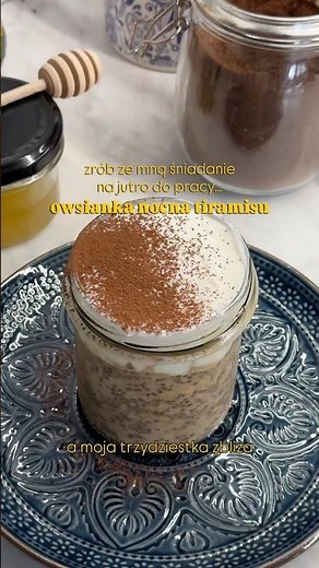 Owsianka nocna tiramisu bez cukru na szybkie śniadanie do pracy lub na studia