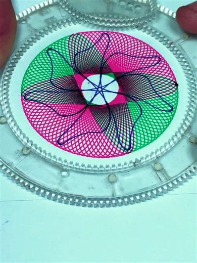 Mesmerizing Spirograph Art Drawing Techniques