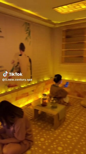 $100 = Foot massage (60 min) Tui Na (60 min) You can also enjoy a free trial of nano sauna! The key point is that no extra tip is required. Cash or card payment only (member cards not accepted). Try scalp therapy for only $69! No extra tip required. You can also enjoy nano sauna.#按摩，脚底按摩，背部按摩，全身按摩，头疗，中药头疗 #massage #scalp