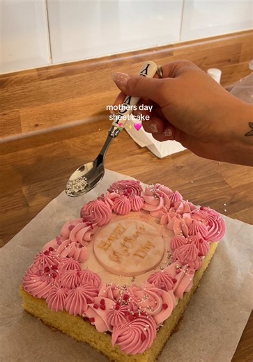 Delicious Vanilla & Raspberry Mother's Day Sheet Cake Recipe