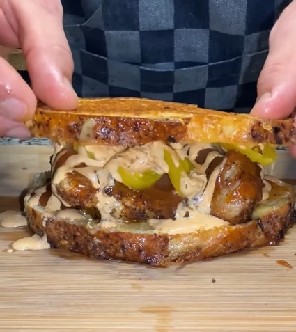 This chicken sandwich made my day 🥪🔥 sweet & savory BBQ chicken on sourdough 😋✨