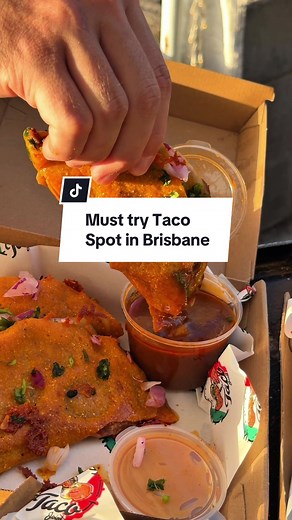 The grip this Birria grilled cheese toastie has on me 🤣 It might be my new favourite way to eat birria 🤤 📍Taco Joint, Food truck in Slacks Creek & store in Oxley @tacojoint.au - - - [this is a paid / gifted collab] #brisbanefood #brisbanefoodie #brisbane #birriatacos #fyp