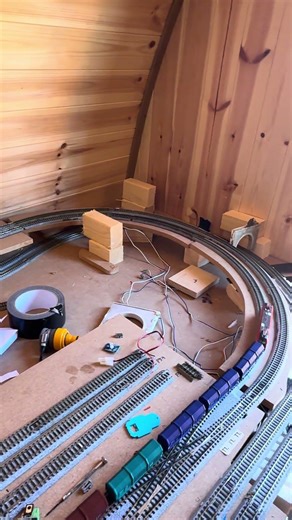 Testing the n gauge layout #ngauge #trains #models