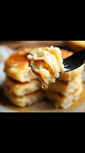 Fluffy Banana Cottage Cheese Pancakes 🥞 Start your day with these protein-rich, fluffy banana cottage cheese pancakes! With cottage cheese and banana blended into the batter, these pancakes are tender, naturally sweet, and packed with nutrients. Perfect for a healthy breakfast!🥰👇 | Easy & Low Points Recipes for Beginners