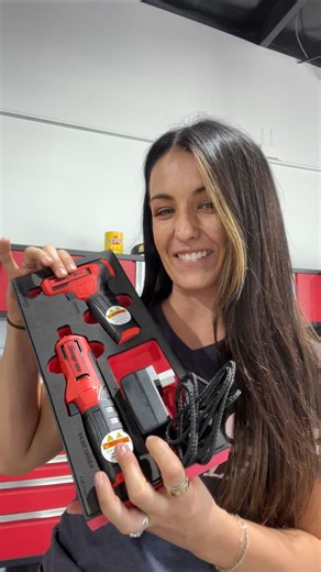 Alex Taylor on Instagram: "New @snapon_official tools make for a good day! 🎉 I received this 1/4” driver and 1/4” in-line driver right before I started on my Camaro project a few weeks ago. They were super handy! I used the standard 1/4” driver more for this, but I could see where the inline drive-line driver would be really useful in other applications and situations. Thanks Snap-On!"