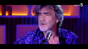 ⚫🎶 Avant d’investir la mythique Boule Noire en novembre, Jean-Louis Murat a choisi la scène de #CàVous pour présenter son titre « Si je m’attendais », c’est l’heure du live ! | C à vous