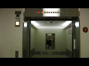 横浜市立大学附属病院 エレベーター 業務用（東芝製）