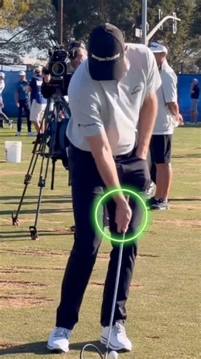 This is the best drill you can do to improve your chipping 👊🏼 | Ryan Mouque Golf