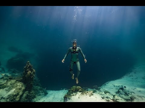 Come for an 80 meter (260 feet) freedive down Dean's Blue Hole!