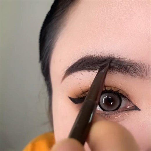 EyebrowDrawingTutorialForBeginners #WaterproofSweatproofSmudgeproofMakeup