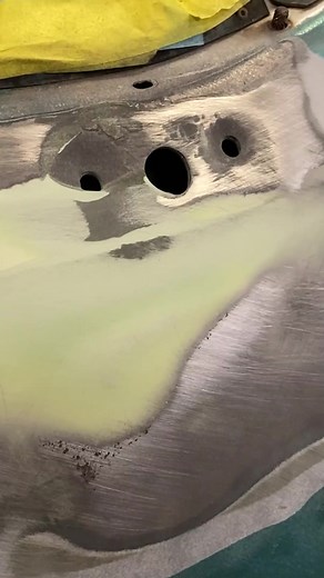 *Guide coat* Pretty straight isn't always good enough. Make sure to pick up a can of guide coat to eliminate any imperfections in your next project! #autocollision #autopainting #refinishtechnicians #collisioncenter #autobodyrepair #autobodywork #autobodylife #carpaint #paintshop #collisionrepair #dentremoval | Eastwood