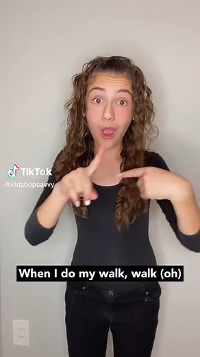 🌟 Made you look! 🌟 ASL cover #deaf #americansignlanguage #asl #musiccover #meghantrainor #madeyoulookdance #captions #tween