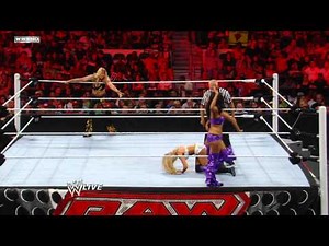Raw: Beth Phoenix & Kelly Kelly vs. The Bella Twins