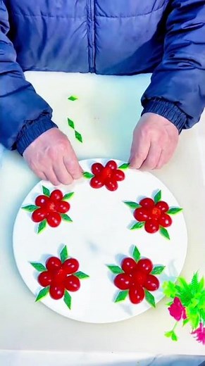 Simple cucumber and tomato decoration tutorial