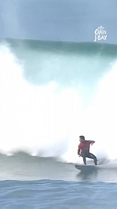 Less than 2 minutes on the clock, needing a 6.97 and Yago Dora comes out firing and scores this 7.67 💥 Yago’s on to the Semi’s 🇧🇷 Corona #OpenJBay Finals Day is LIVE on worldsurfleague.com. | World Surf League
