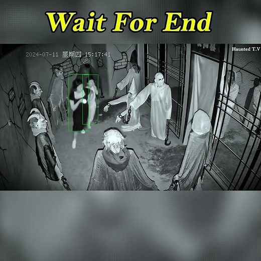 Haunted House 👻 Visitor’s Funny Reaction Will Shock You!😂