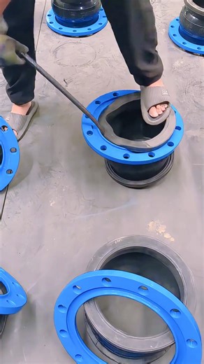 Pipe peng on Instagram: "Rubber Flexible Joints with Flanged Ends We’re a direct factory specializing in rubber flexible joints—each features flanged ends for easy installation and excellent flexibility to absorb pipe vibrations or misalignments. Our strengths for global clients: ✅ 20% lower pricing than industry peers (no middlemen, factory-direct costs) ✅ Compliance with global standards (e.g., ISO, ANSI) for quality & safety ✅ Reliable performance for industrial, water, or HVAC piping systems