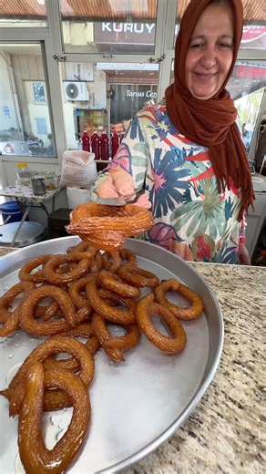 Türkiye's first female baker of ring-shaped pastries!! #advertisement