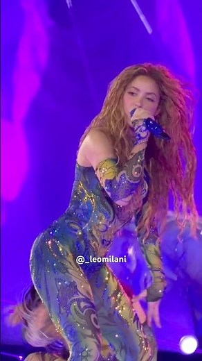 Shakira - She Wolf (En Vivo Copacabana, Rio de Janeiro, Brasil) #shakira #lmynlworldtour #loba