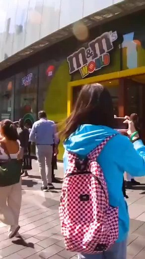 El mnms world | Romeo Melo