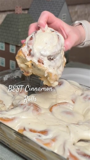 I’ll NEVER make cinnamon rolls another way…🤎🤍#baking #shortsviral #sweet