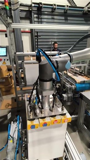 ROBOT COMPACT CASE PACKER