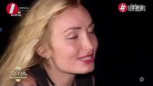 Sophie Davant victime d'un accident de robe dans Affaire conclue