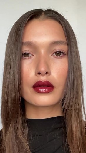 Posh '90s Lip Look | Victoria Beckham Aperitivo