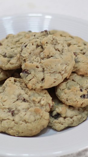 Oatmeal raisin cookies recipe #cookies #recipes | In The Kitchen With Matt