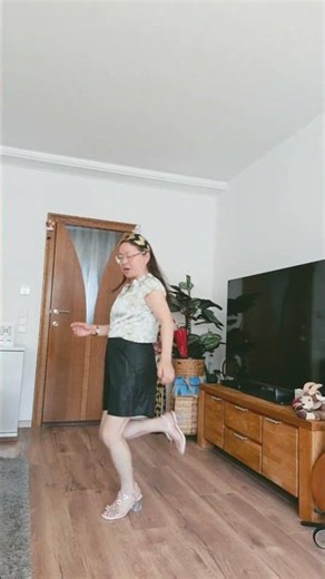 bla bla bla gigi d'agostino#dance#Put on the heels. Age is just a number—joy is the real star. 💃