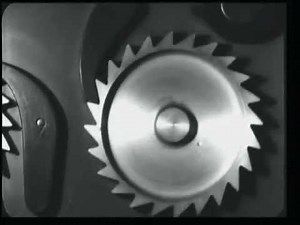Mechanical Principles (1930) de Ralph Steiner + Asmus Tietchens - Energie-Dossier (1983)