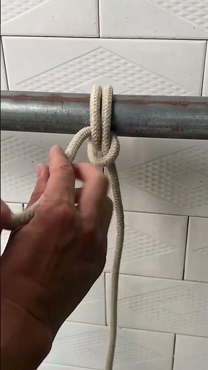 Essential Friction Hitches: How to Tie a Rolling Hitch