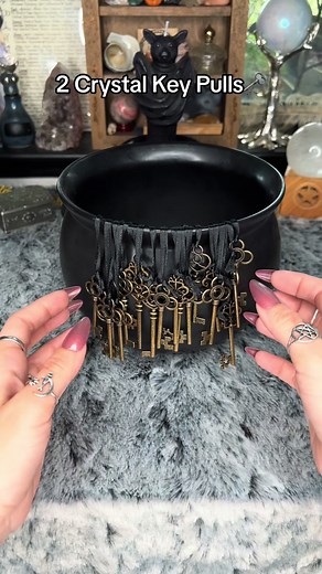 Crystal Key Pulls: Mystery Crystal Box Unboxing