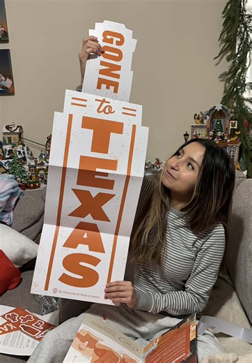 UT Austin acceptance letters. Anysa received hers in October 2017. Eight years later, in January 2026, Kristen received hers. 🤗 Same school. Two daughters. Two very different paths. One graduated a year early in Communications. The other was accepted into Nursing School. As a mom, this moment represents years of their hard work! All the late nights studying, early mornings pushing through, and yes… a mom who had high expectations, nagged when needed, prayed constantly, and believed even when it